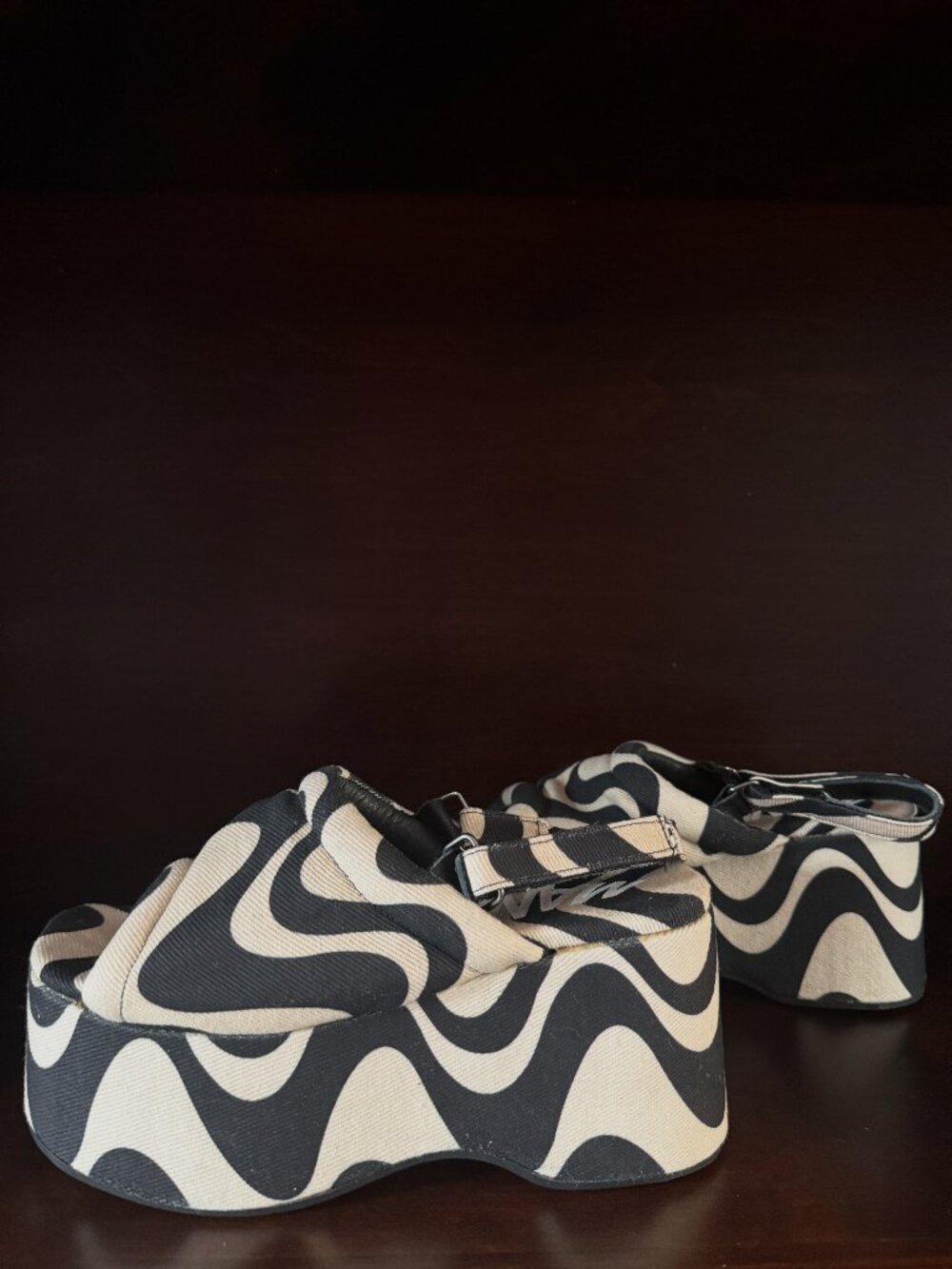 Mandinga Abstract Wave Platform Sandals - Size 6 - Limited Edition